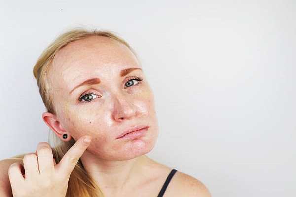 Natural makeup tips for oily skin